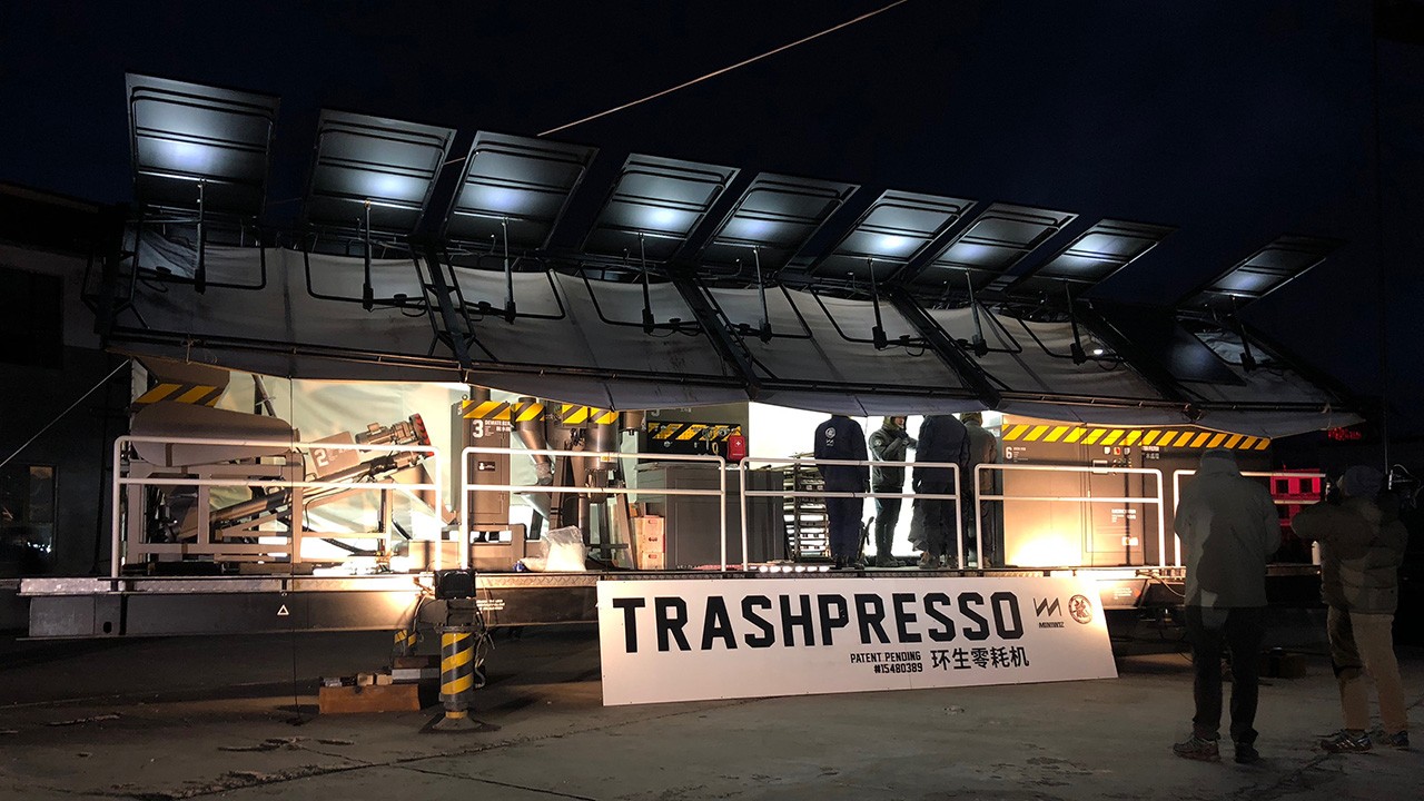 Mời bạn gặp gỡ Trashpresso, cỗ máy tái chế nhựa di động vận hành bằng năng lượng Mặt Trời 1