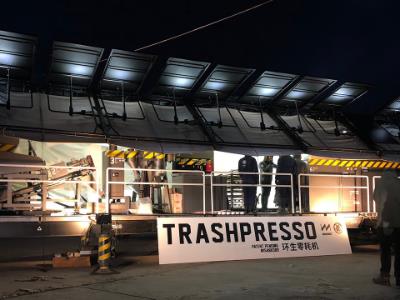Mời bạn gặp gỡ Trashpresso, cỗ máy tái chế nhựa di động vận hành bằng năng lượng Mặt Trời